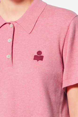 Althea Polo i bomulls- och ullblandning med logotyp Althea Polo i bomulls- och ullblandning med logotyp