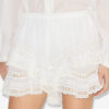 Geana Shorts i bomull och spets med volanger Geana Shorts i bomull och spets med volanger