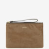 Mino glänsande läderclutch Mino glänsande läderclutch