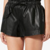 Naline-shorts i mjukt konstläder Naline-shorts i mjukt konstläder