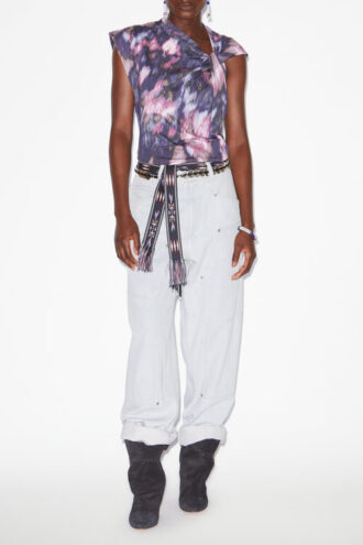 Nayda Asymmetrisk T-shirt i bomull med tryck Nayda Asymmetrisk T-shirt i bomull med tryck