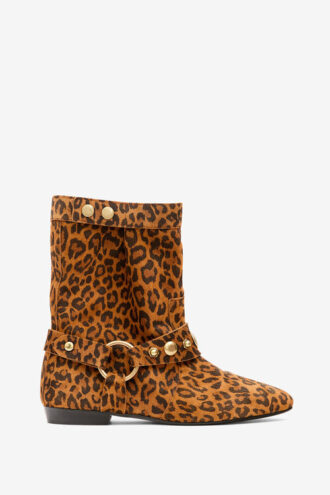 Stania tryckta boots i mocka med platt klack Stania tryckta boots i mocka med platt klack