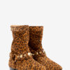 Stania tryckta boots i mocka med platt klack Stania tryckta boots i mocka med platt klack